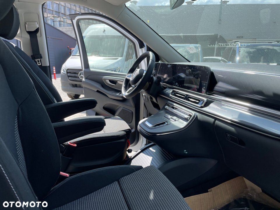 Mercedes-Benz Klasa V - 9
