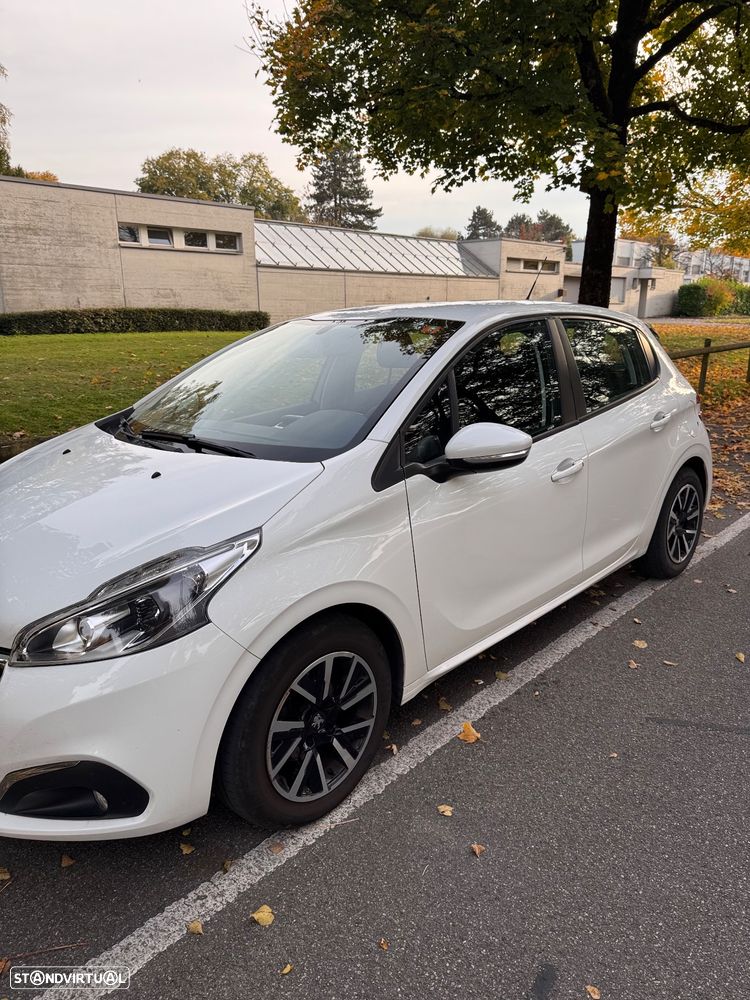 Peugeot 208 1.5 BlueHDi Active - 1