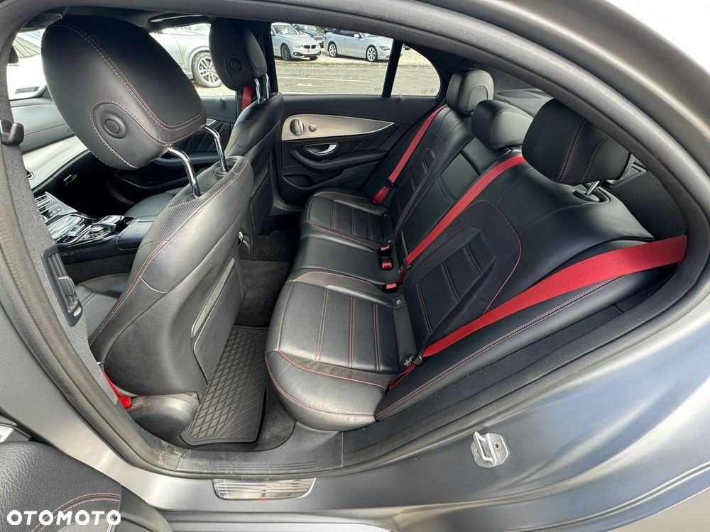 Mercedes-Benz Klasa E AMG 43 4Matic 9G-TRONIC - 29