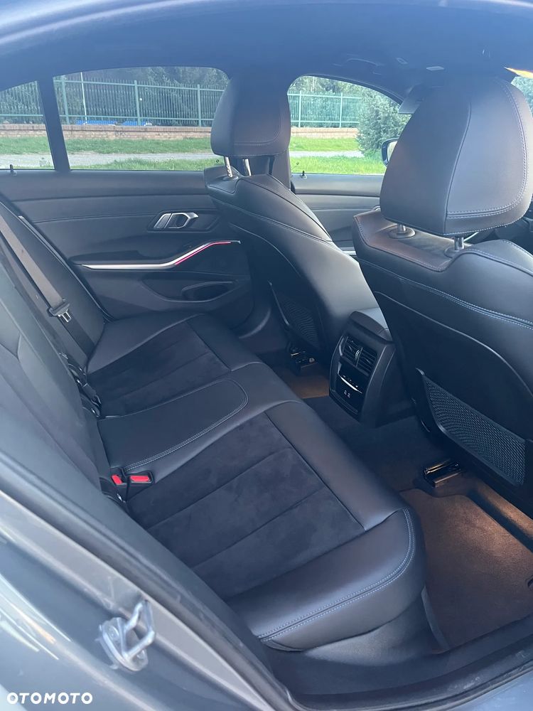 BMW Seria 3 320d M Sport - 15