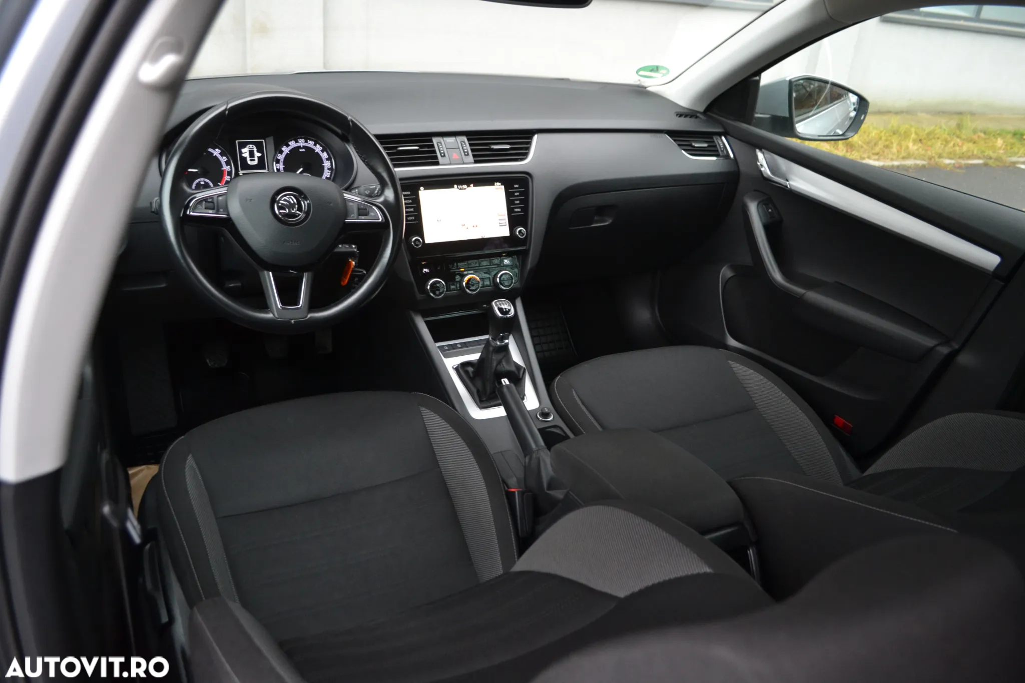 Skoda Octavia 1.6 TDI Premium Edition - 6