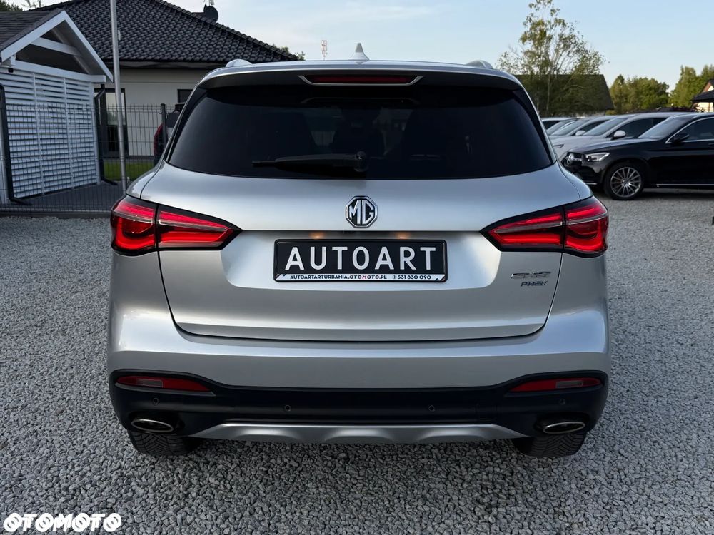 MG EHS PHEV Luxury - 12