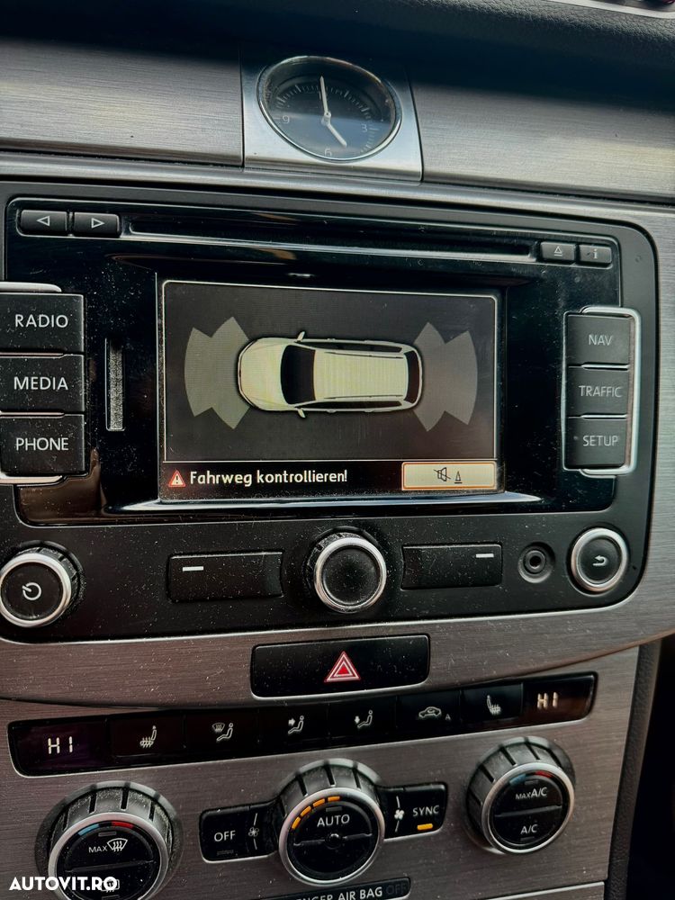 Volkswagen Passat - 17