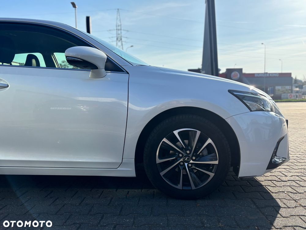 Lexus CT - 8