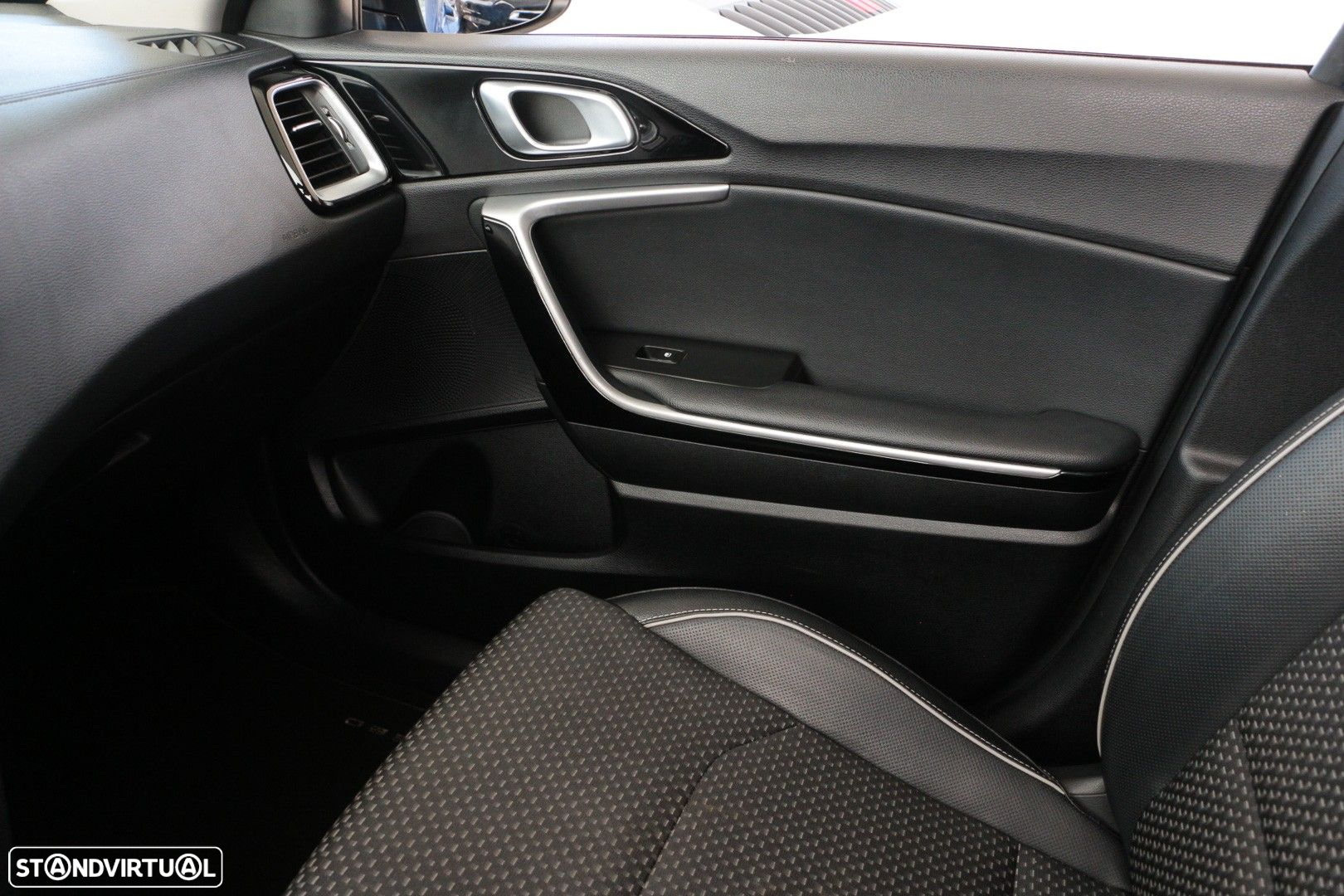 Kia XCeed 1.6 GDi PHEV First Edition+SRF - 21