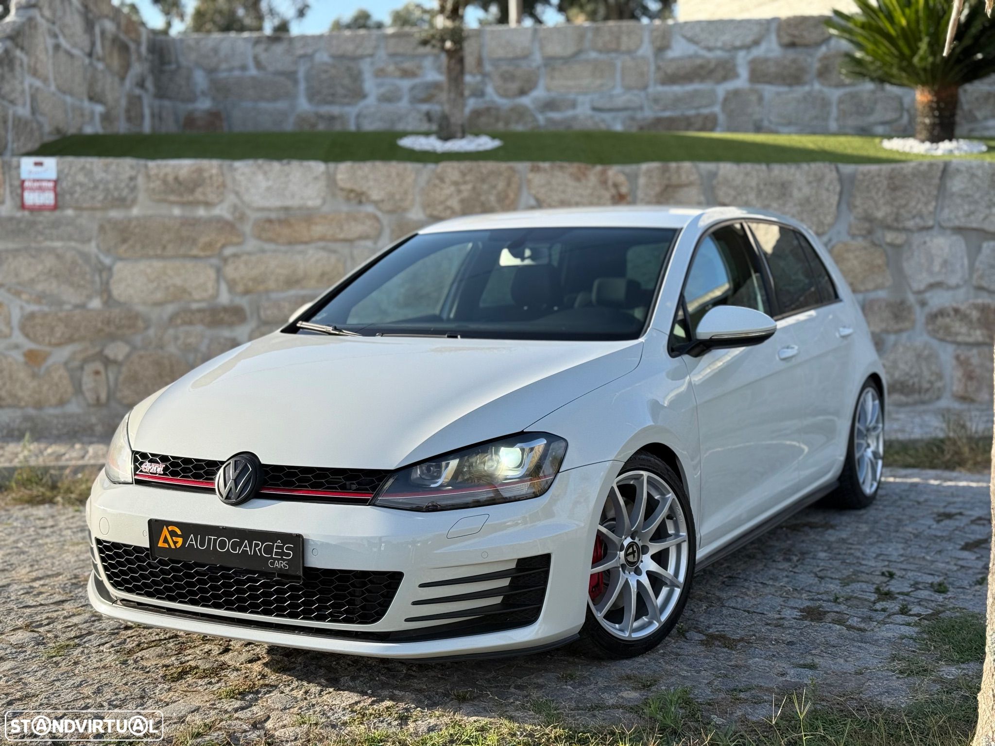 VW Golf 2.0 TSi GTi DSG Performance - 1