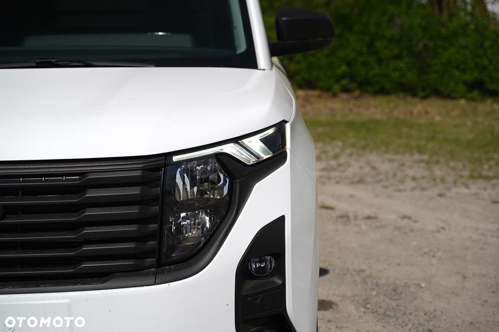 Ford Transit Courier - 27