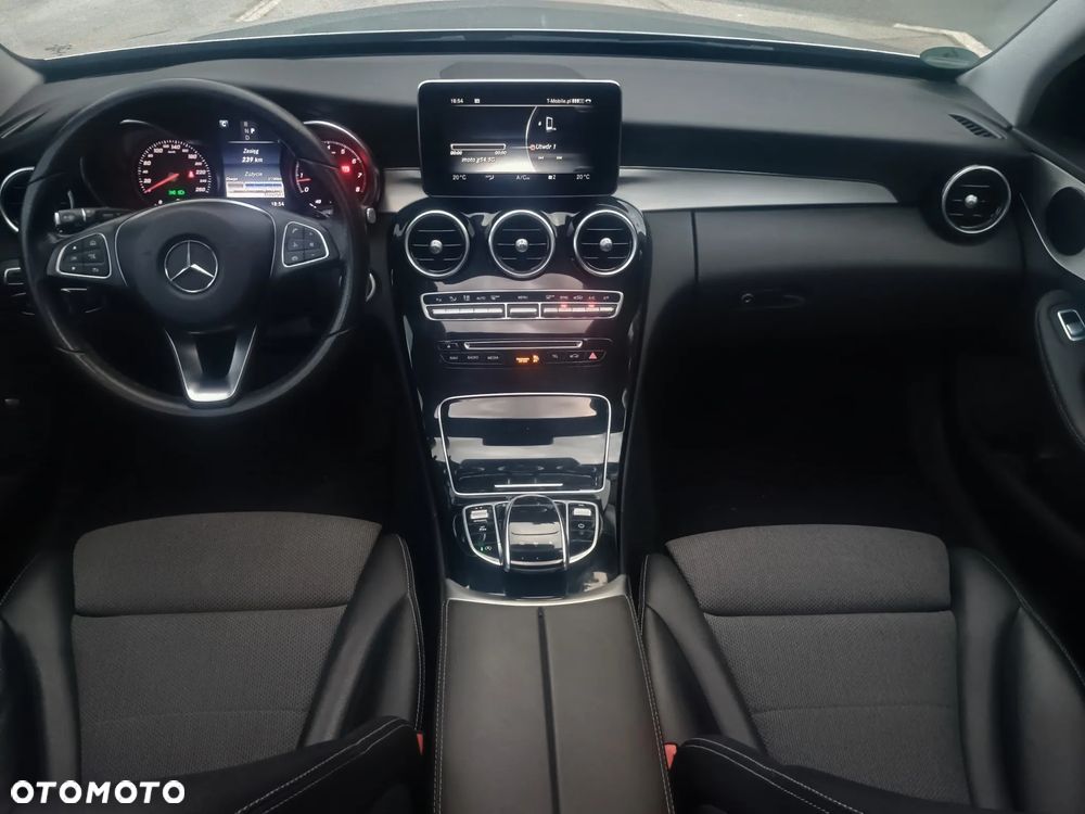 Mercedes-Benz Klasa C 200 4Matic 9G-TRONIC Avantgarde - 22