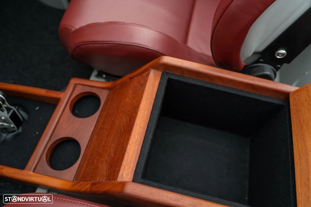 Land Rover Defender - 41