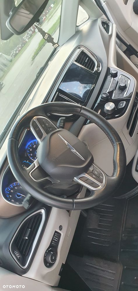Chrysler Pacifica - 14