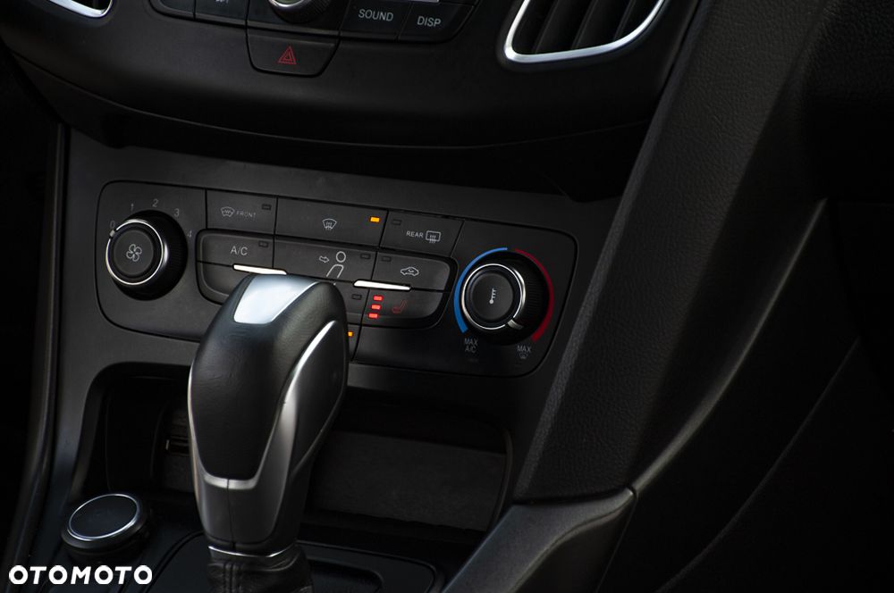 Ford Focus 1.5 EcoBoost Titanium - 11