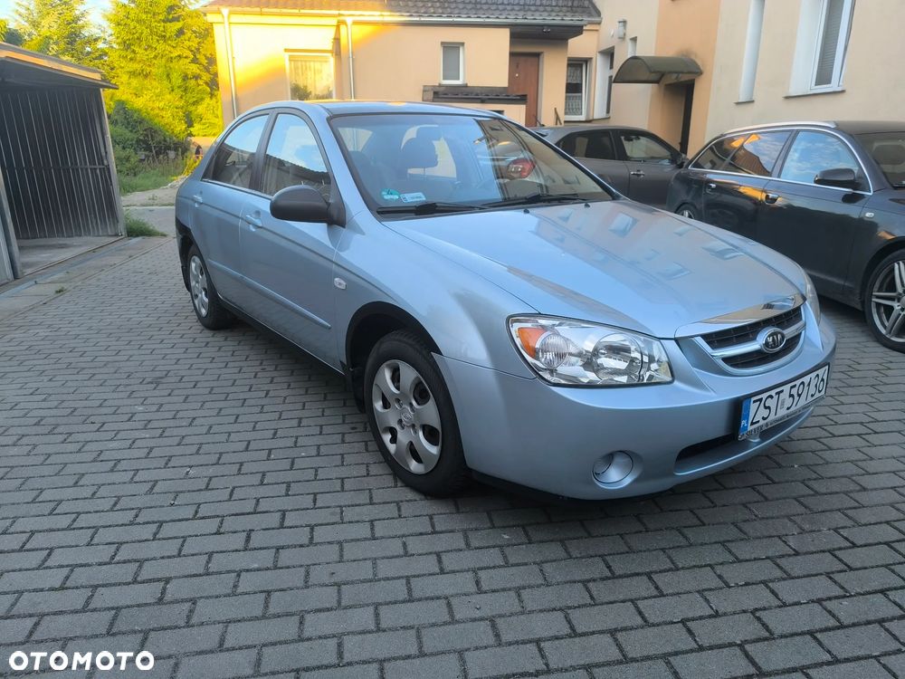 Kia Cerato 1.6 LX - 2