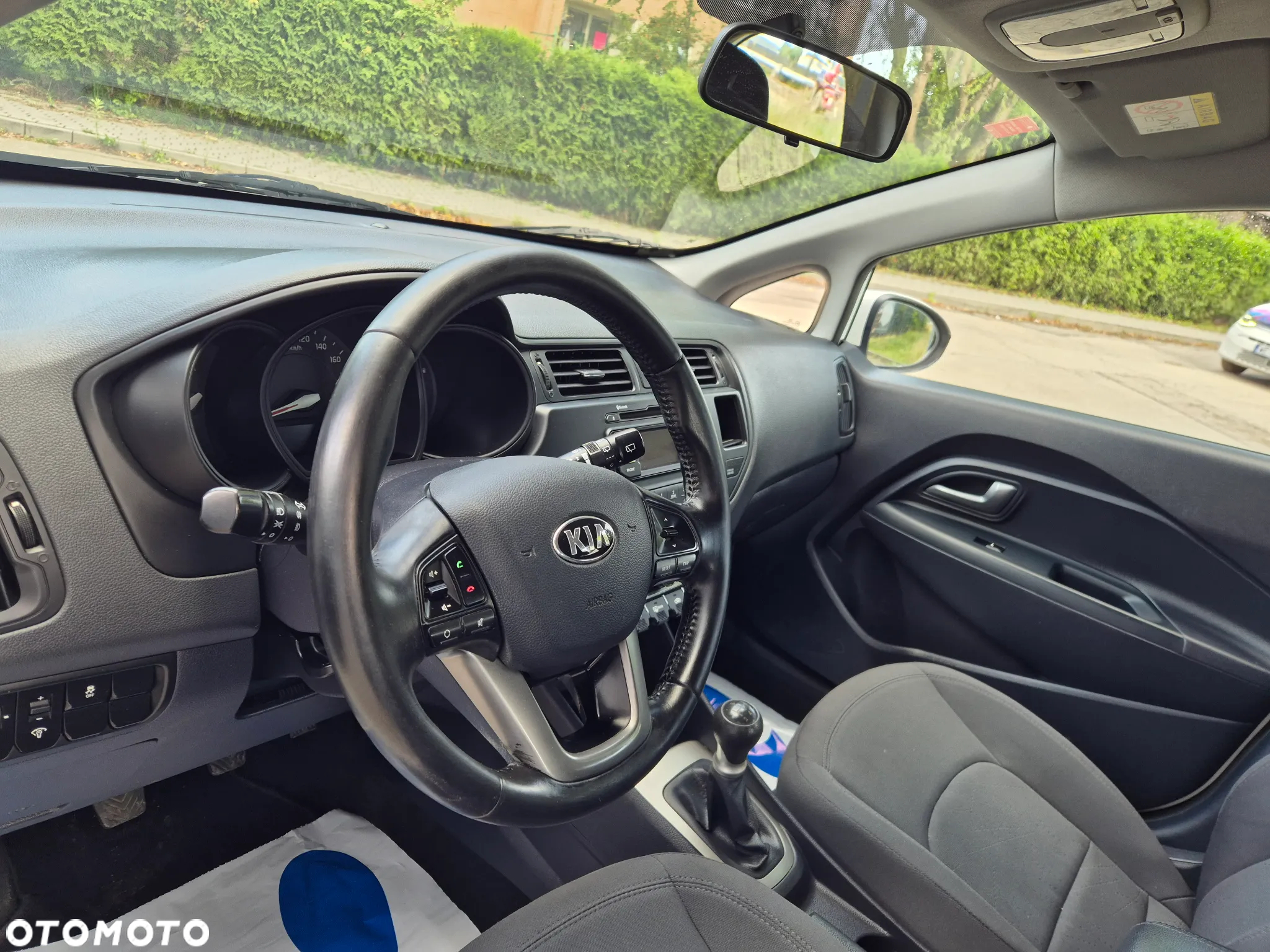 Kia Rio 1.2 L - 17