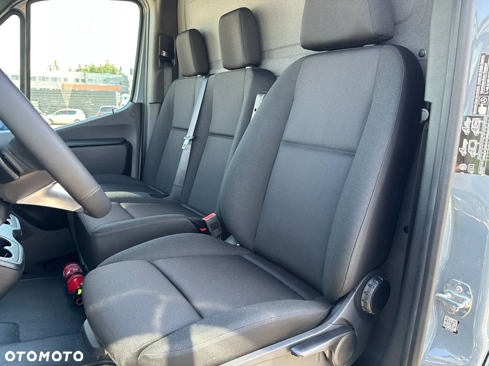Mercedes-Benz Sprinter - 20