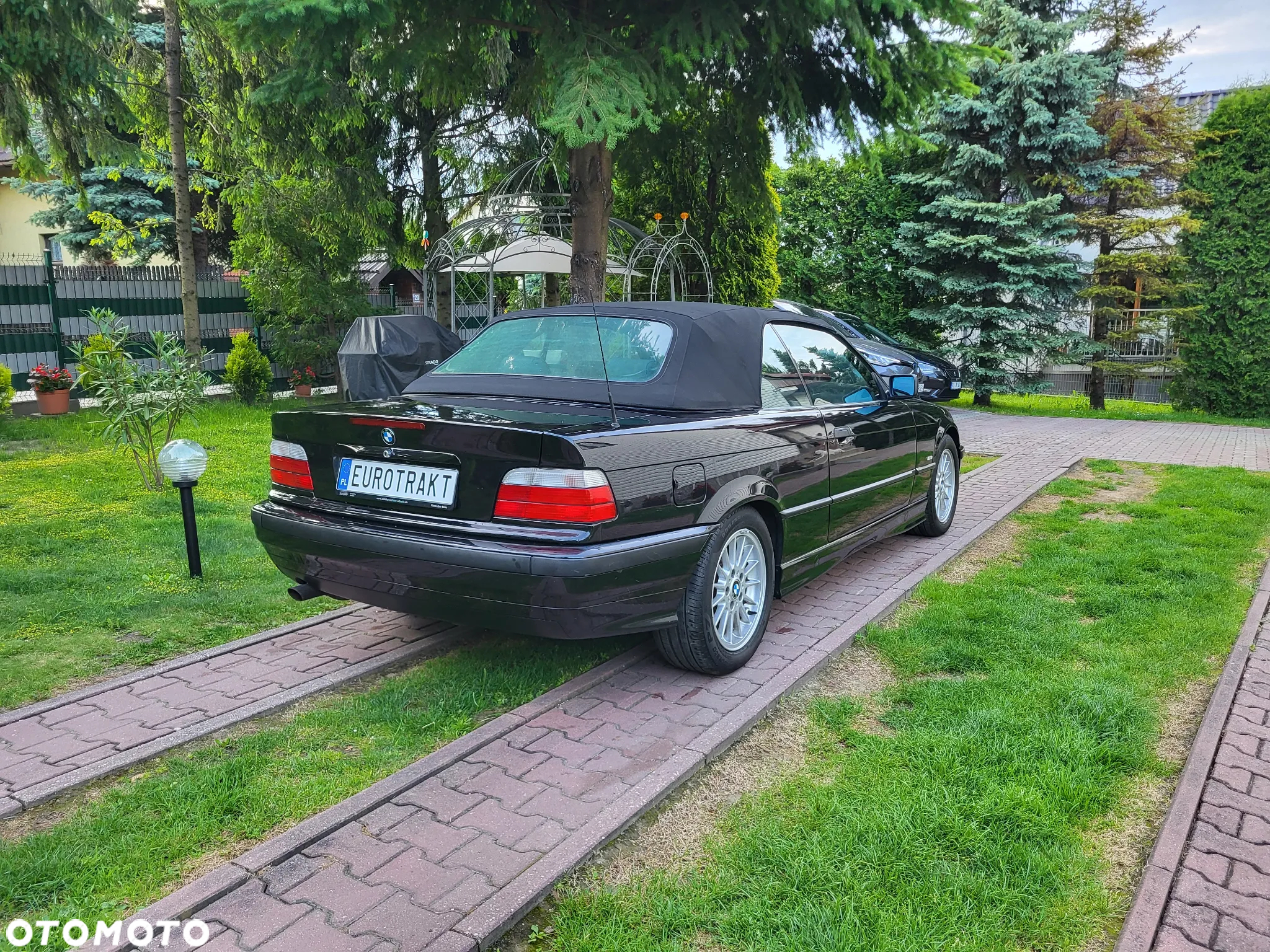 BMW Seria 3 320i Cabriolet - 4