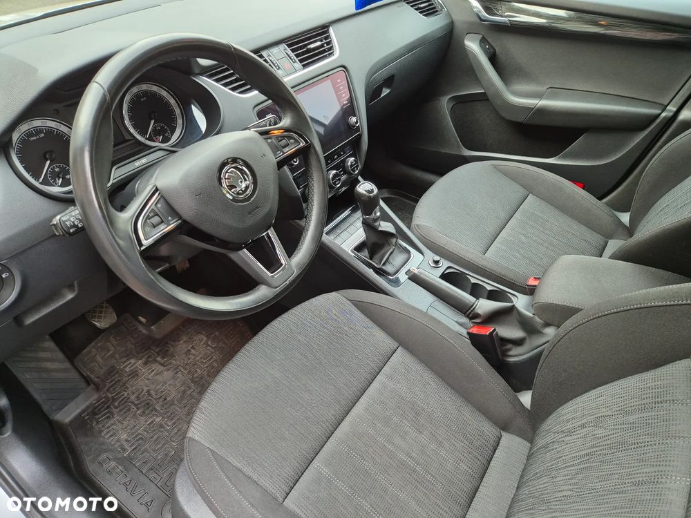 Skoda Octavia 2.0 TDI Style - 6