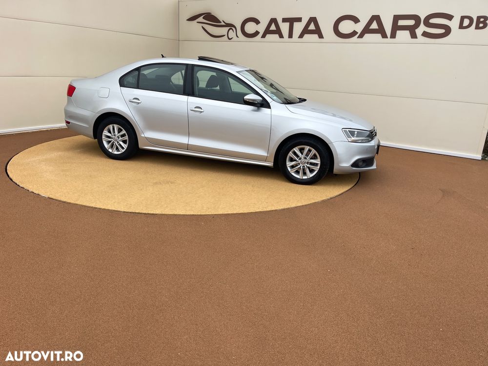 Volkswagen Jetta 1.6 TDI Blue Motion Technology Life - 20