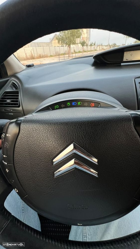 Citroën C4 1.6 HDi VTS - 6