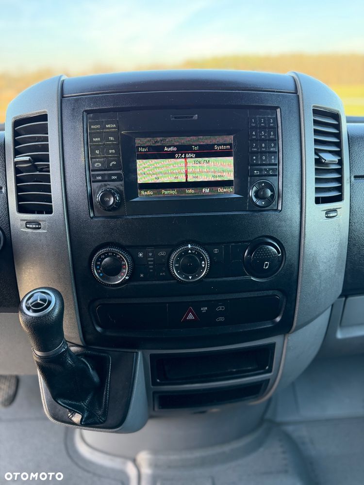 Mercedes-Benz Sprinter - 12