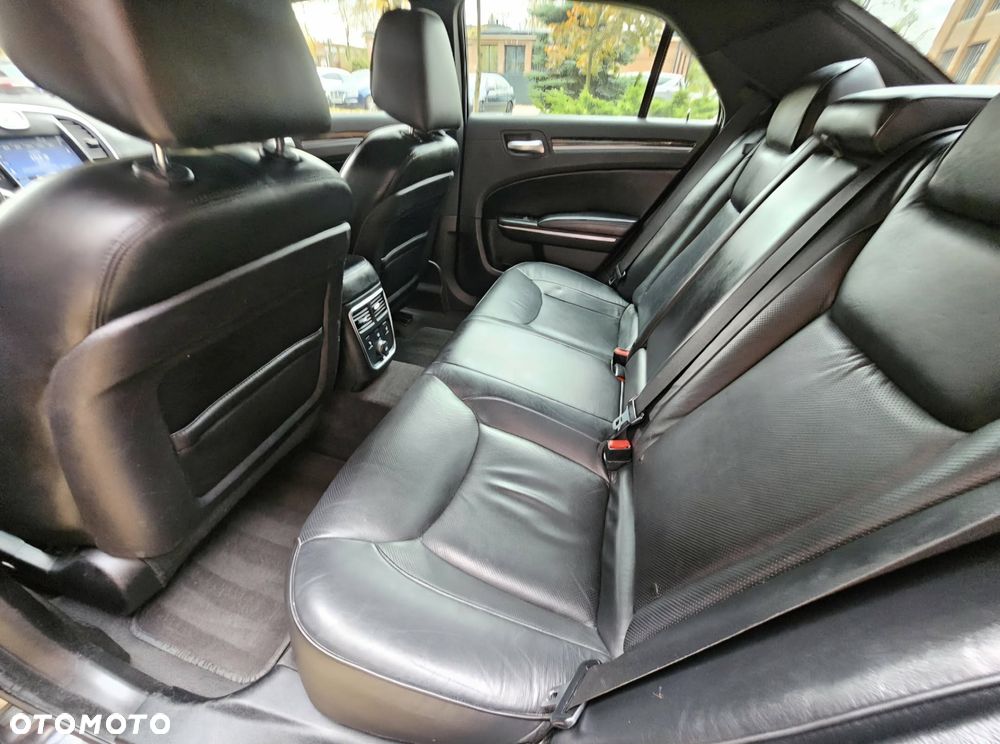 Chrysler 300C - 18