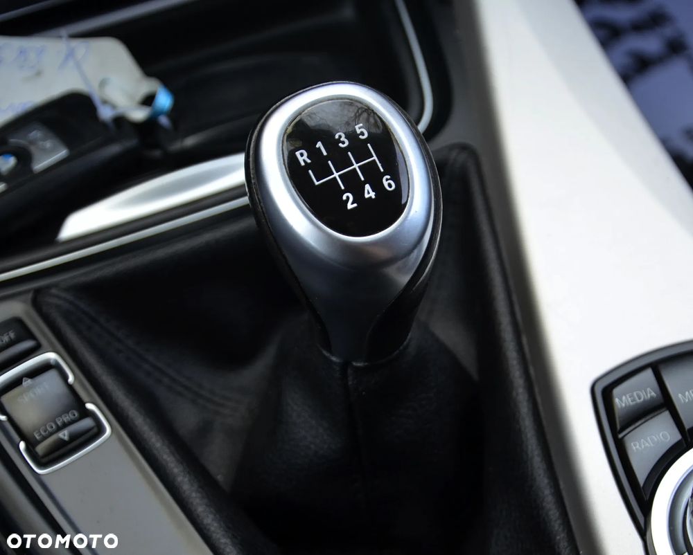 BMW Seria 3 318d DPF - 23