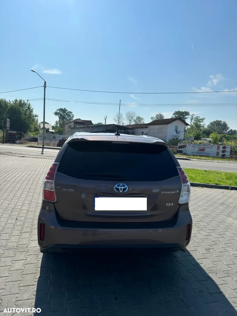 Toyota Prius+ (Hybrid) - 2