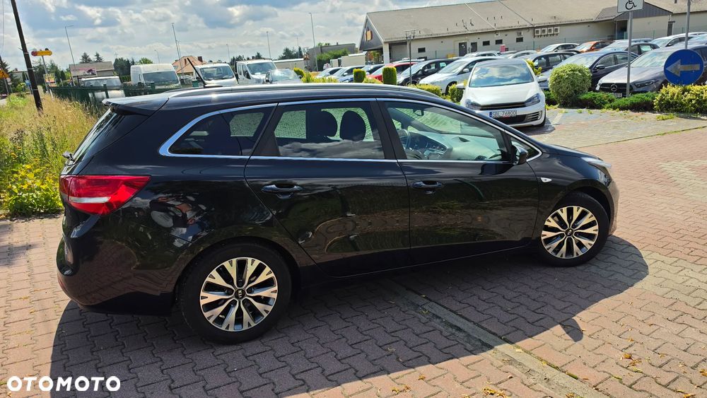 Kia Ceed 1.6 GDI Dream Team Edition - 14