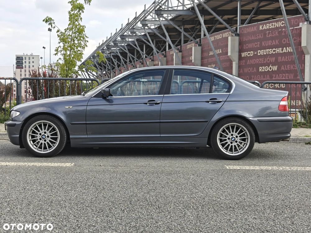 BMW Seria 3 325i - 4