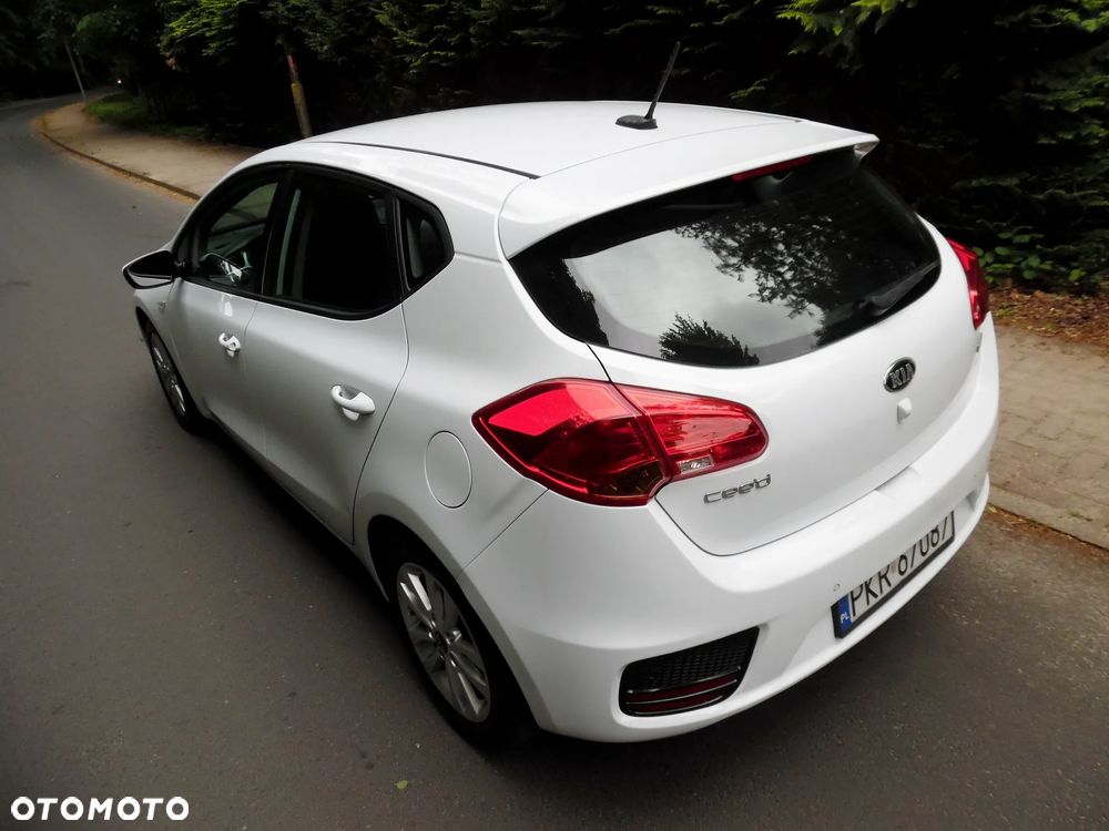 Kia Ceed - 14
