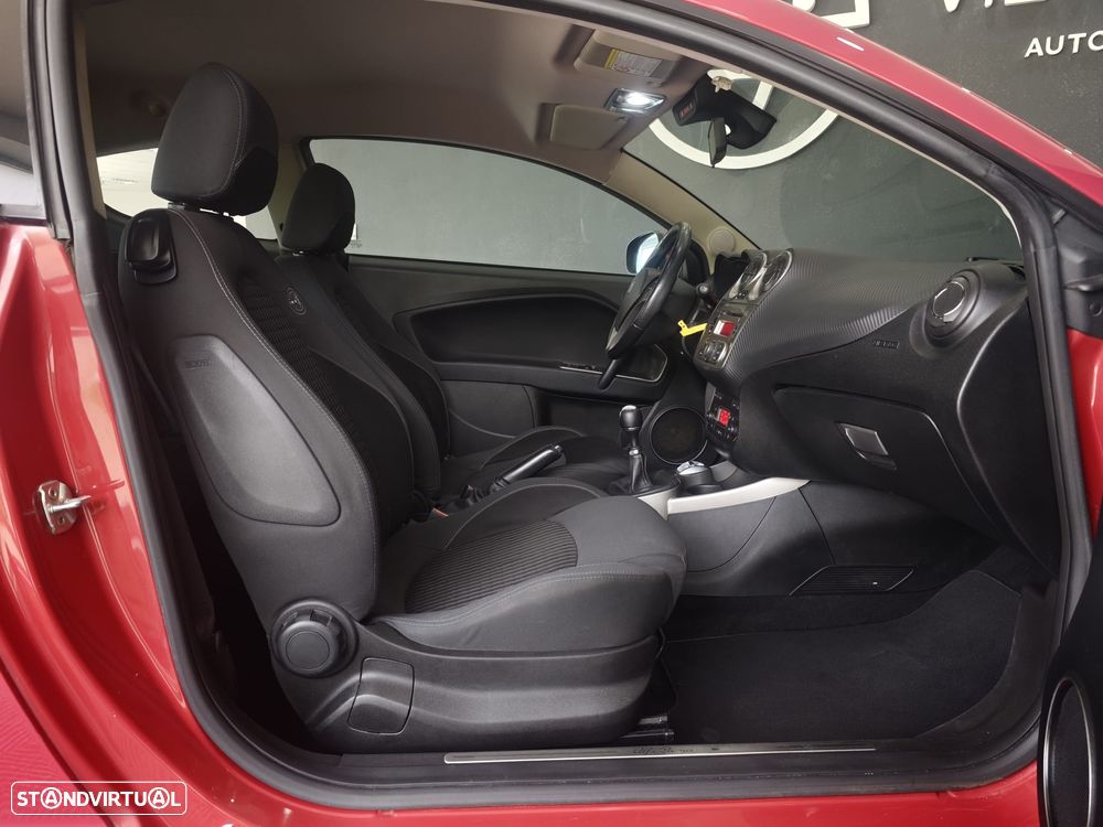 Alfa Romeo MiTo 1.3 JTD Distinctive - 36