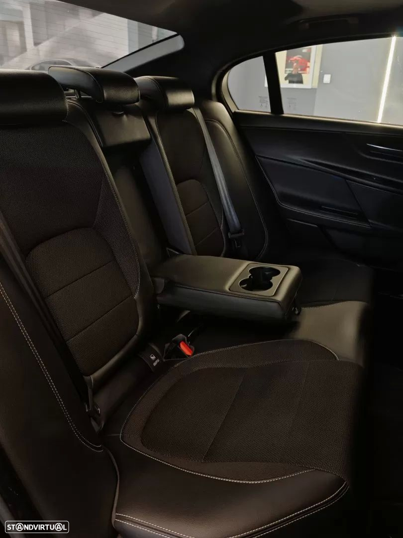 Jaguar XE 2.0 D R-Sport Aut. - 16