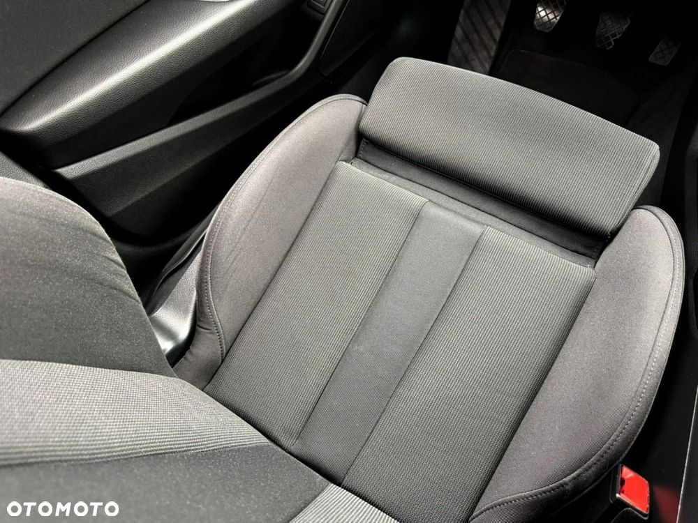 Audi A4 Avant 2.0 TDI ultra sport - 28