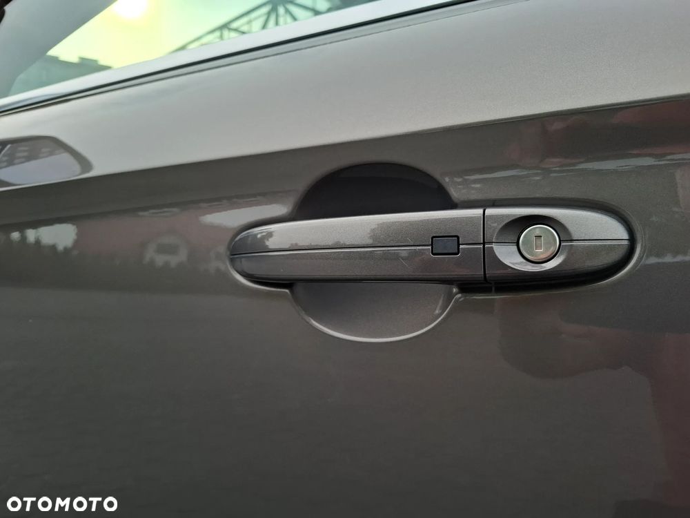 Ford Mondeo 2.0 T Titanium S - 22