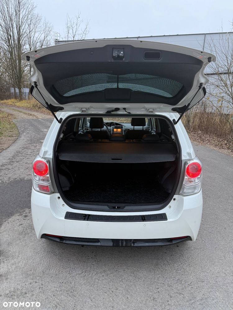 Toyota Verso 1.8 Premium 7os MS - 34