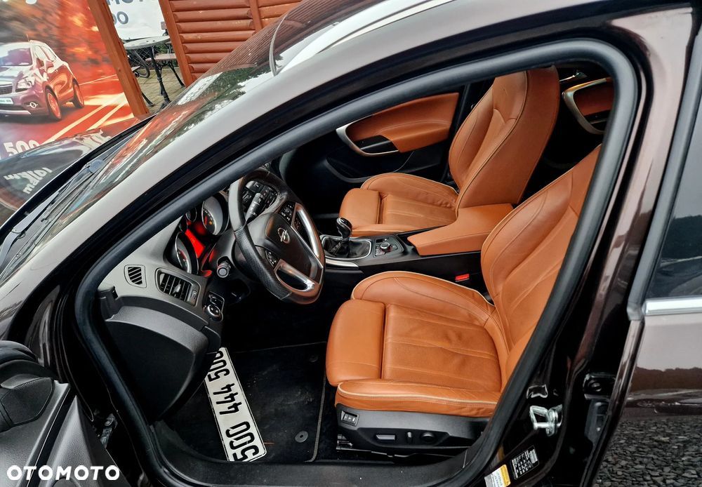 Opel Insignia - 15