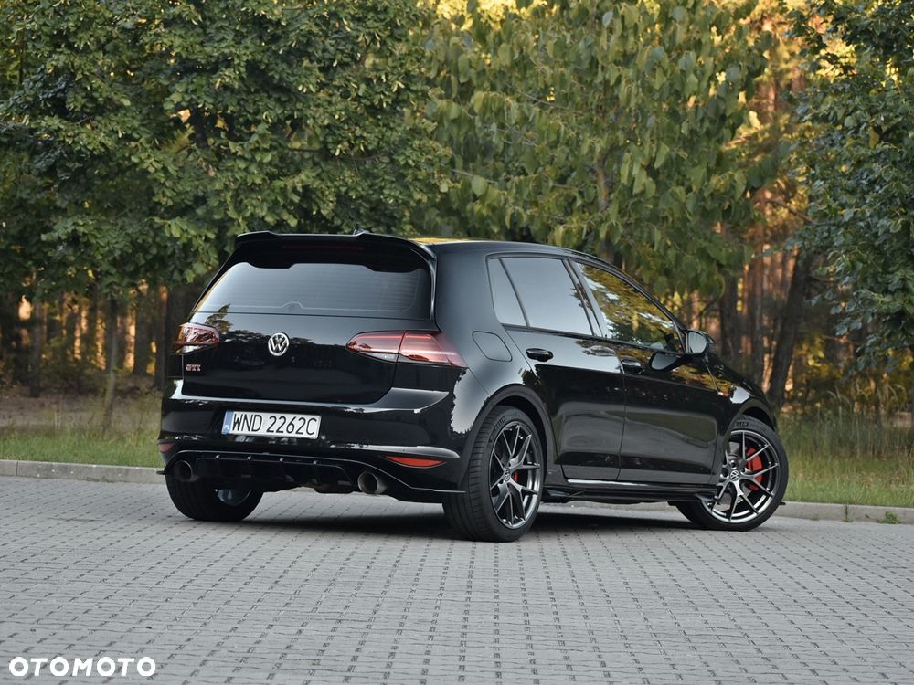 Volkswagen Golf GTI (BlueMotion Technology) DSG Performance - 11