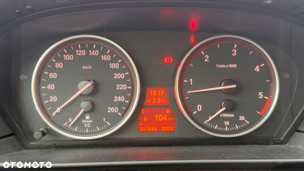 BMW Seria 5 525d - 31