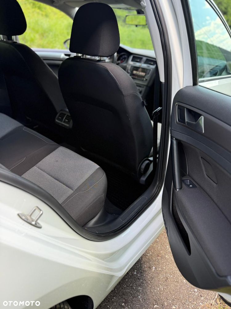 Volkswagen Golf 1.6 TDI BlueMotion Technology Lounge - 16