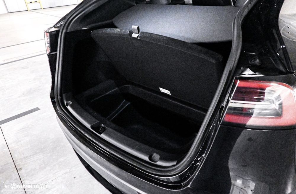 Tesla Model Y Long Range Dual Motor AWD - 23