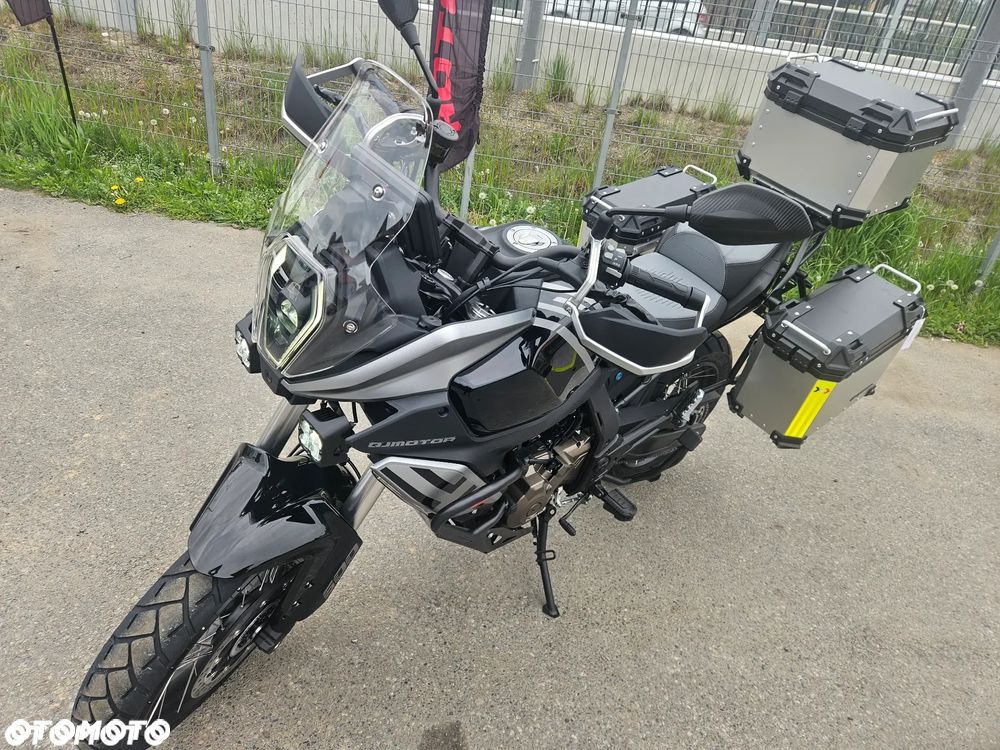 QJMOTOR SRT 600SX - 21