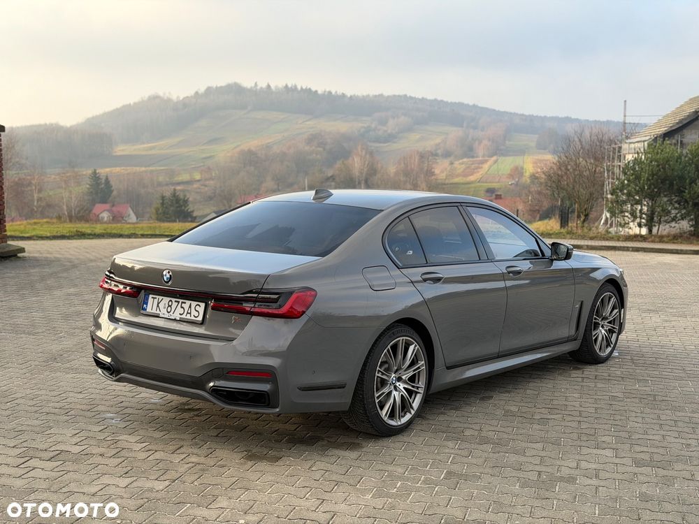 BMW Seria 7 730d xDrive mHEV - 12