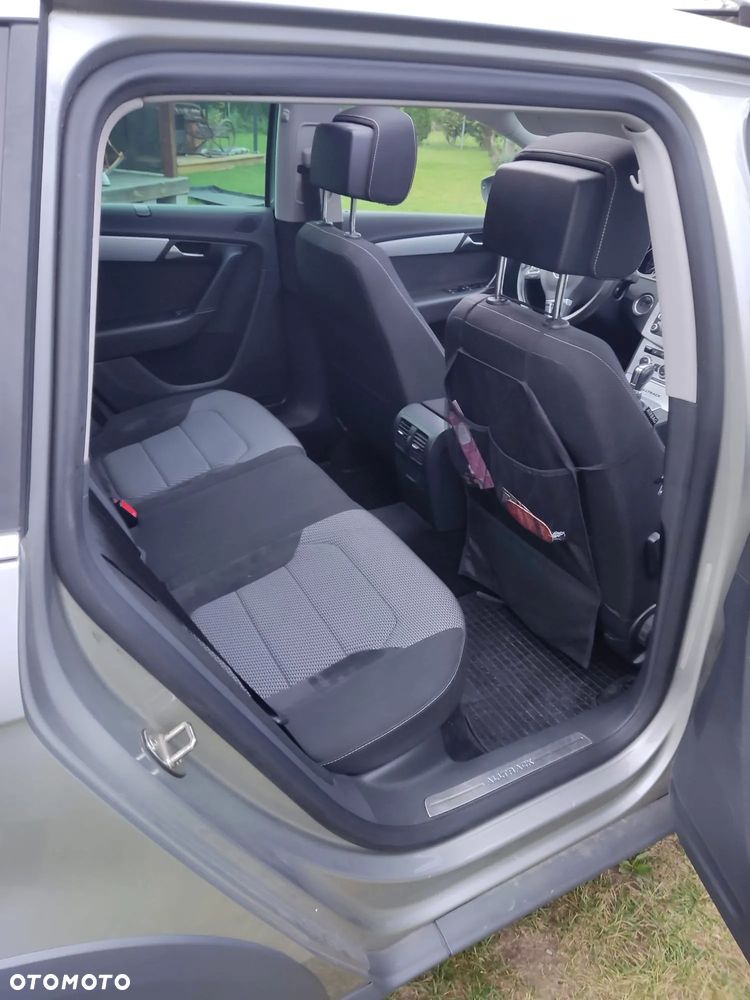 Volkswagen Passat - 14