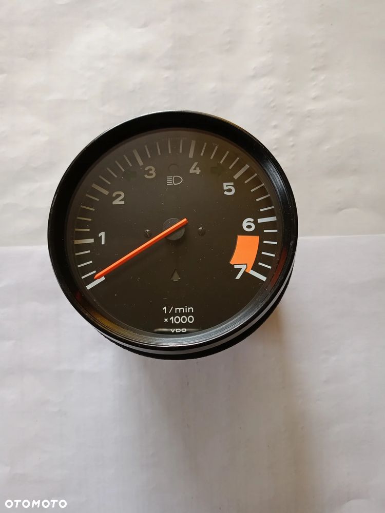 Przednie i tylne lampy Porsche 911 model G - 11