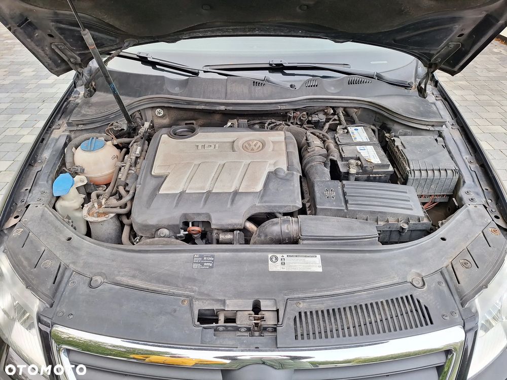 Volkswagen Passat 2.0 TDI DPF Comfortline - 13
