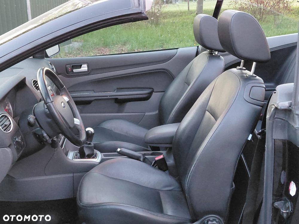 Ford Focus 2.0 16V Titanium - 25