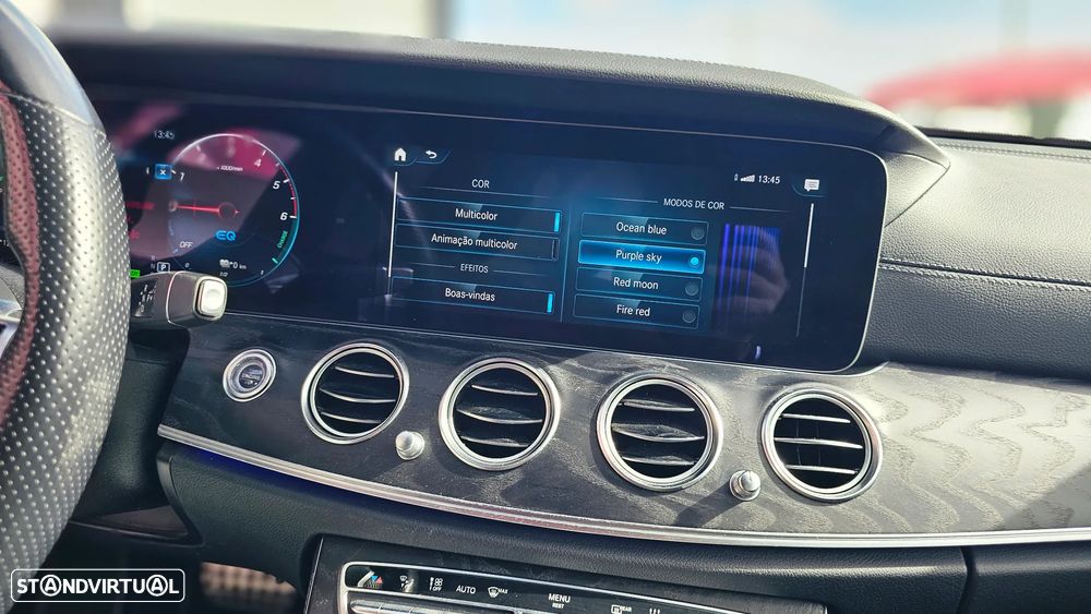 Mercedes-Benz E 300 de 4Matic 9G-TRONIC AMG Line - 31