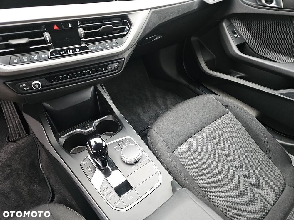 BMW Seria 1 118i - 19