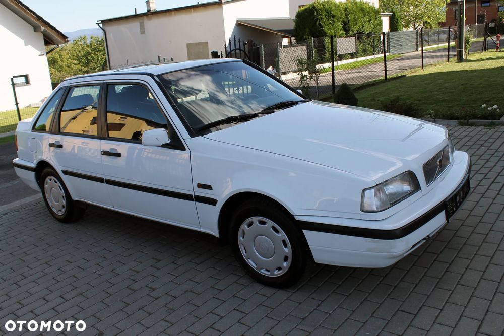 Volvo Seria 400 - 3