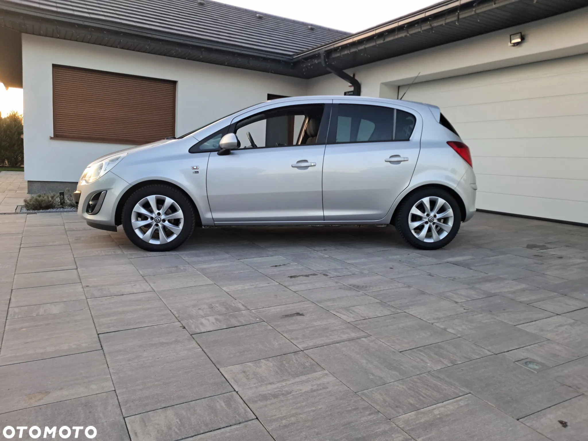 Opel Corsa 1.2 16V Edition 150 - 4