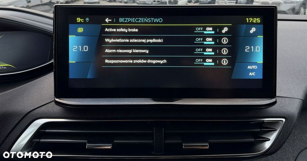 Peugeot 3008 1.6 PureTech Hybrid4 PHEV Allure S&S EAT8 - 37